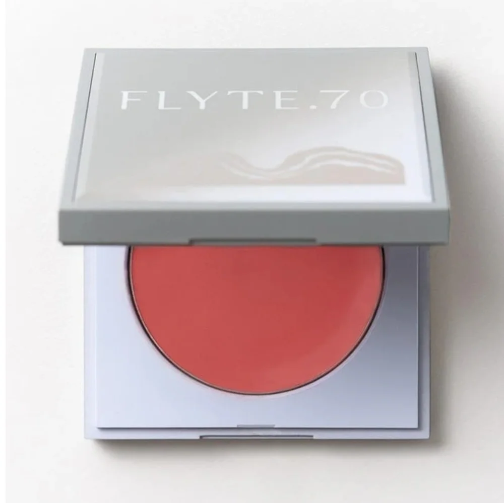 Flyte.70 HazyCheek Crème Blush In Heartbreaker